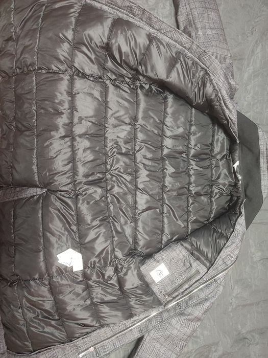 Продам чоловіче сіре пальто в клітинку від бренду Zara.