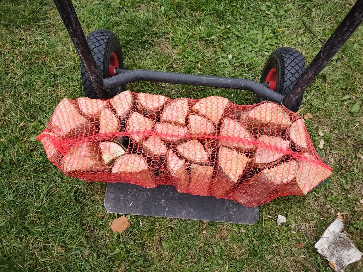 Drewno do kominka, na ognisko, suchy opał, zrębka w workach sezonowany