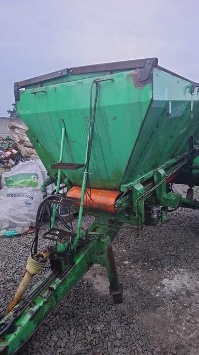 Rozsiewacz piask, soli, wapna, nawozow Fortschritt-Gustrower D038A