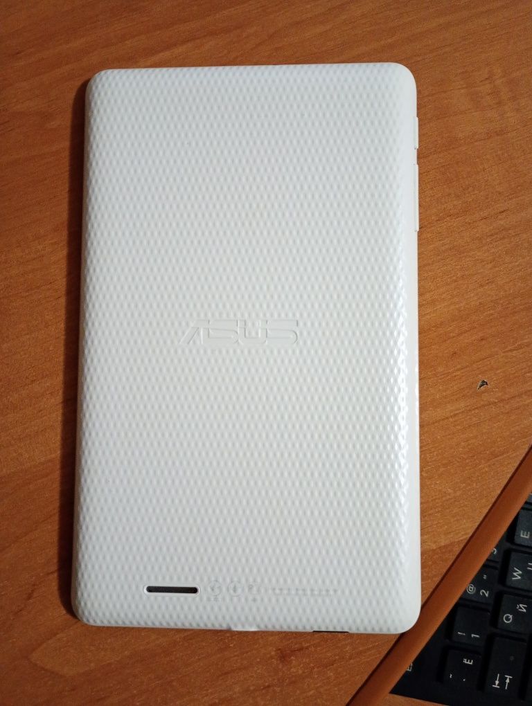 ASUS MEMO Pad ME 172V планшет