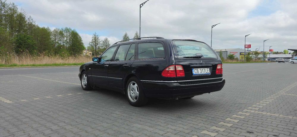 Mercedes E200 * klasyk * benzyna * automat