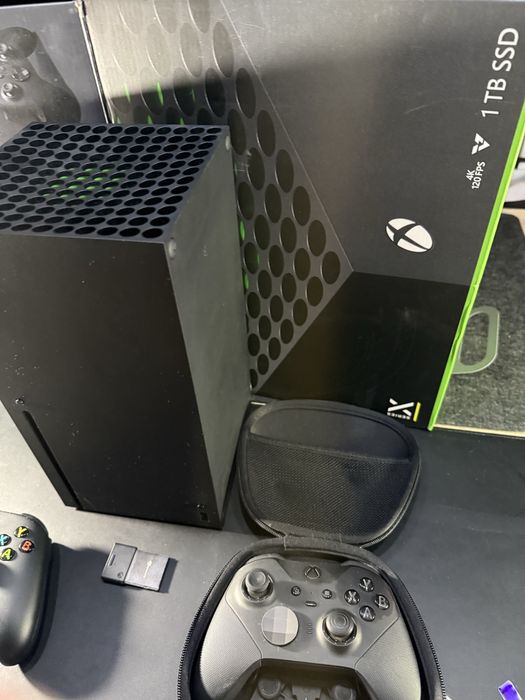 Xbox Series X 1TB + Pad Elite Series 2 + Seagate 2TB