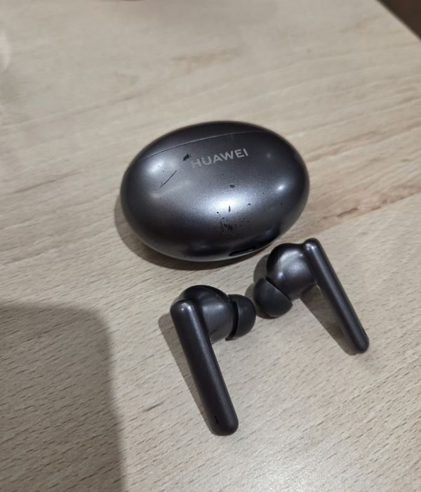 Продам наушники Huawei FreeBuds 4i