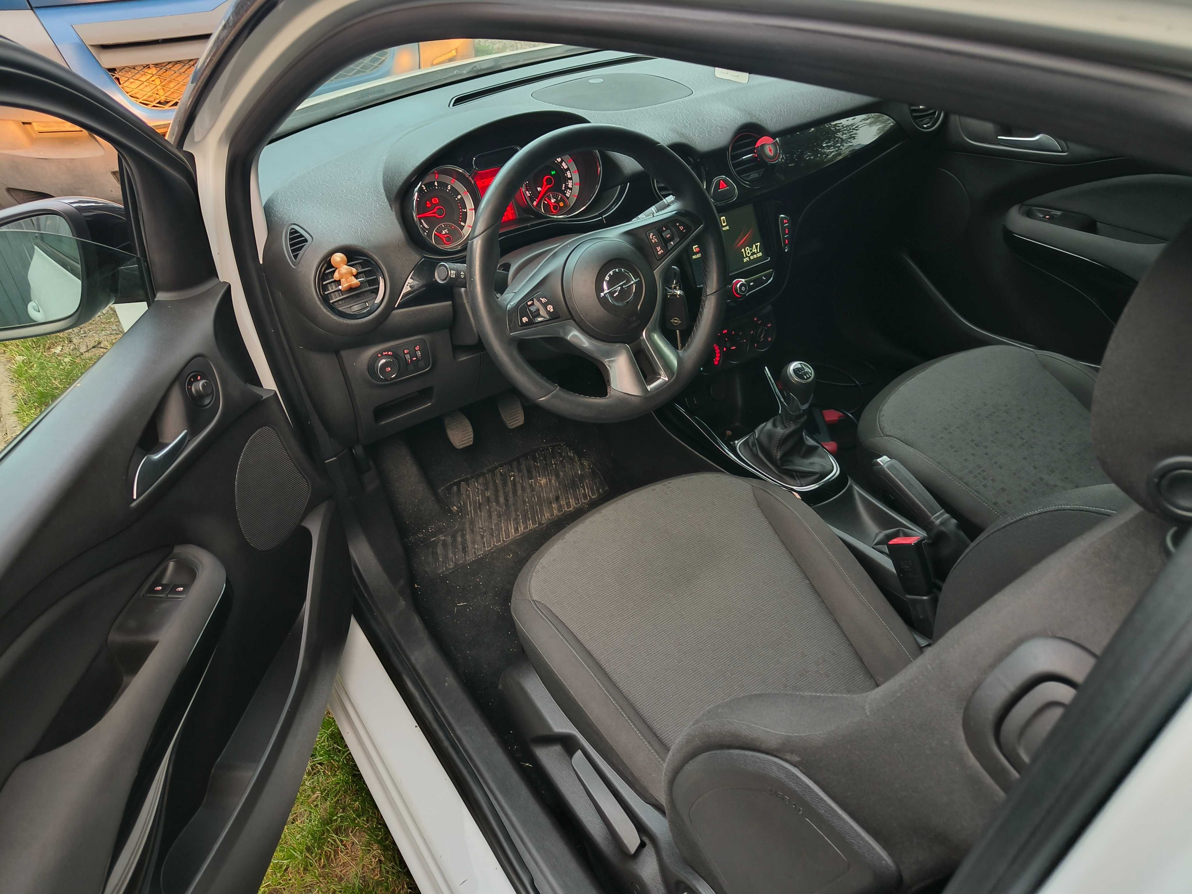 Opel Adam 2016rok benzya