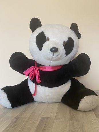 М‘яка велика іграшка панда