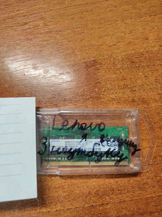 Продам оперативну пам'ять Samsung ddr4, 4 GB 3200MHh в робочому стані