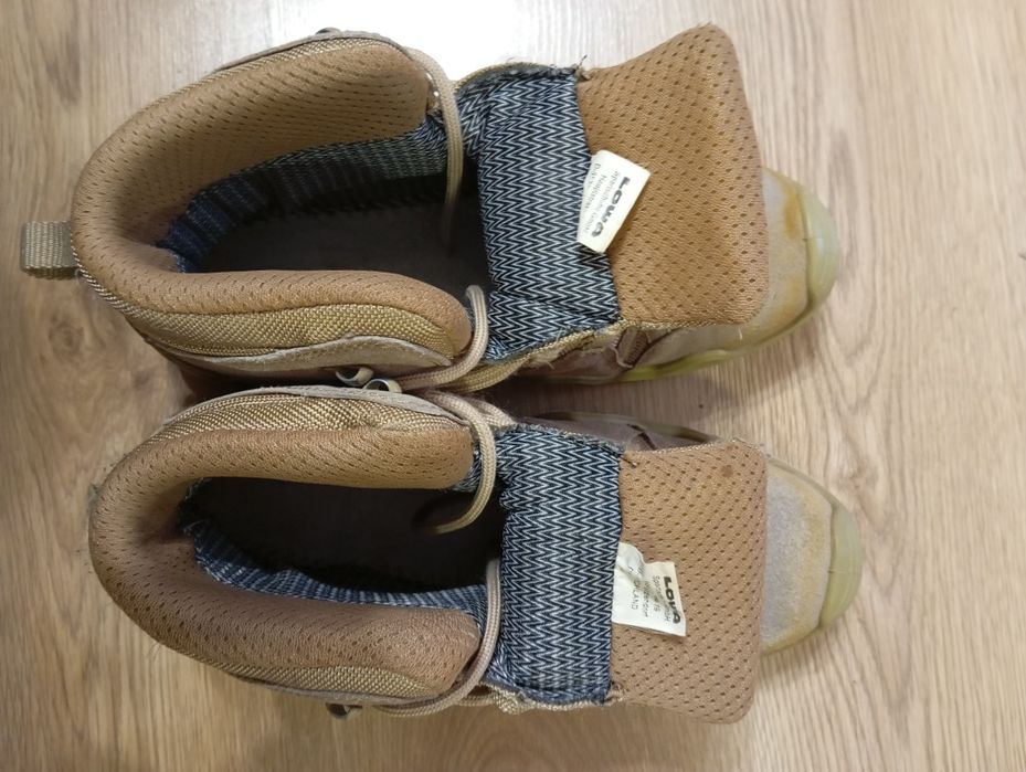 Військові берци LOWA