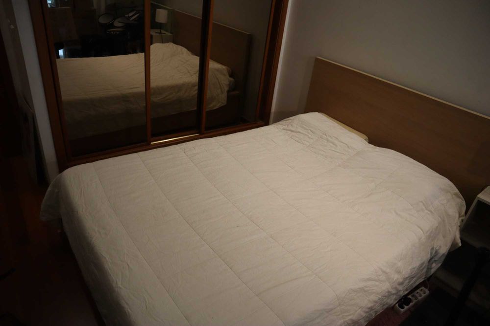 Cama de casal MALM (IKEA) com 4/gavetas bem conservada
