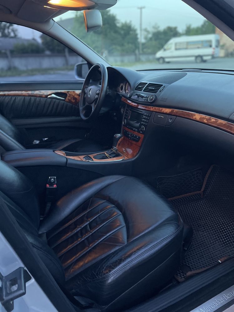 Mercedes-benz w211 e220 restailing