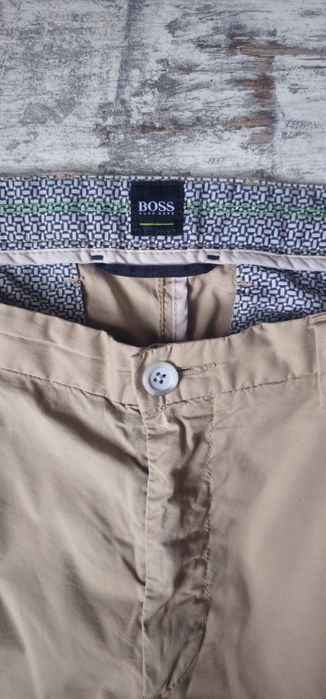Брюки от Hugo Boss.