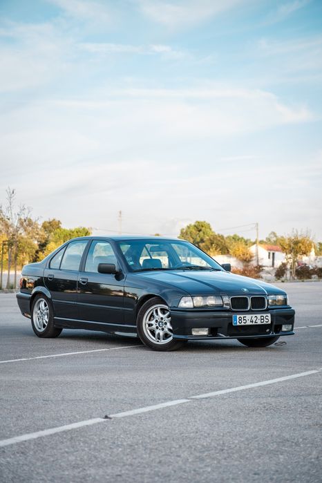 BMW E36 320i Sedan