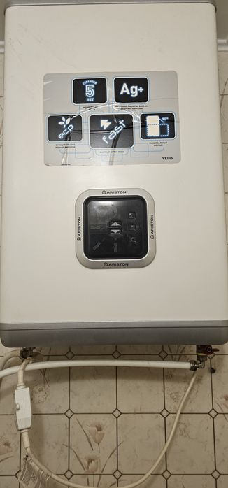 Бойлер Ariston Velis