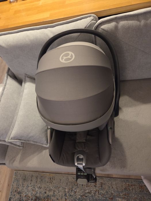 Cybex Cloud T i-Size + baza 360 (0-13 kg / 45-87 cm) stan bardzo dobry