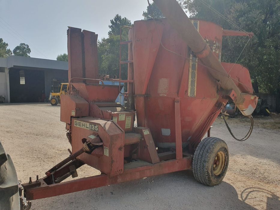 MOINHO DE RAÇÕES GEHL 135