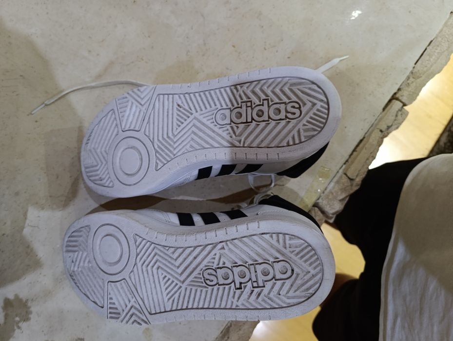 Sapatilhas adidas como novas