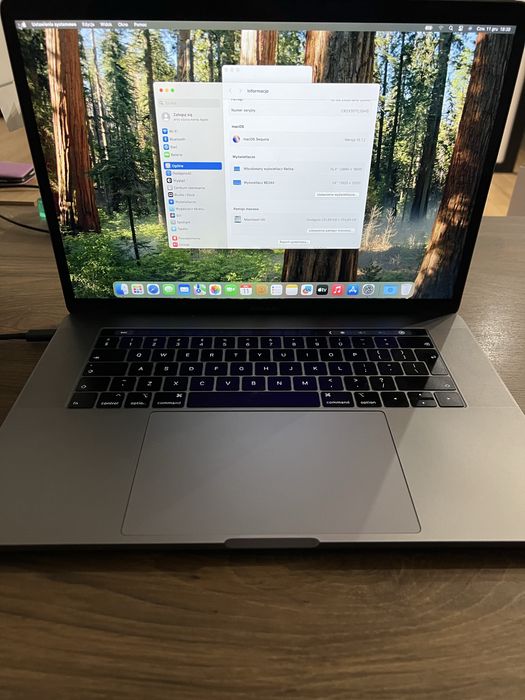 Macbook pro 16 cali używany