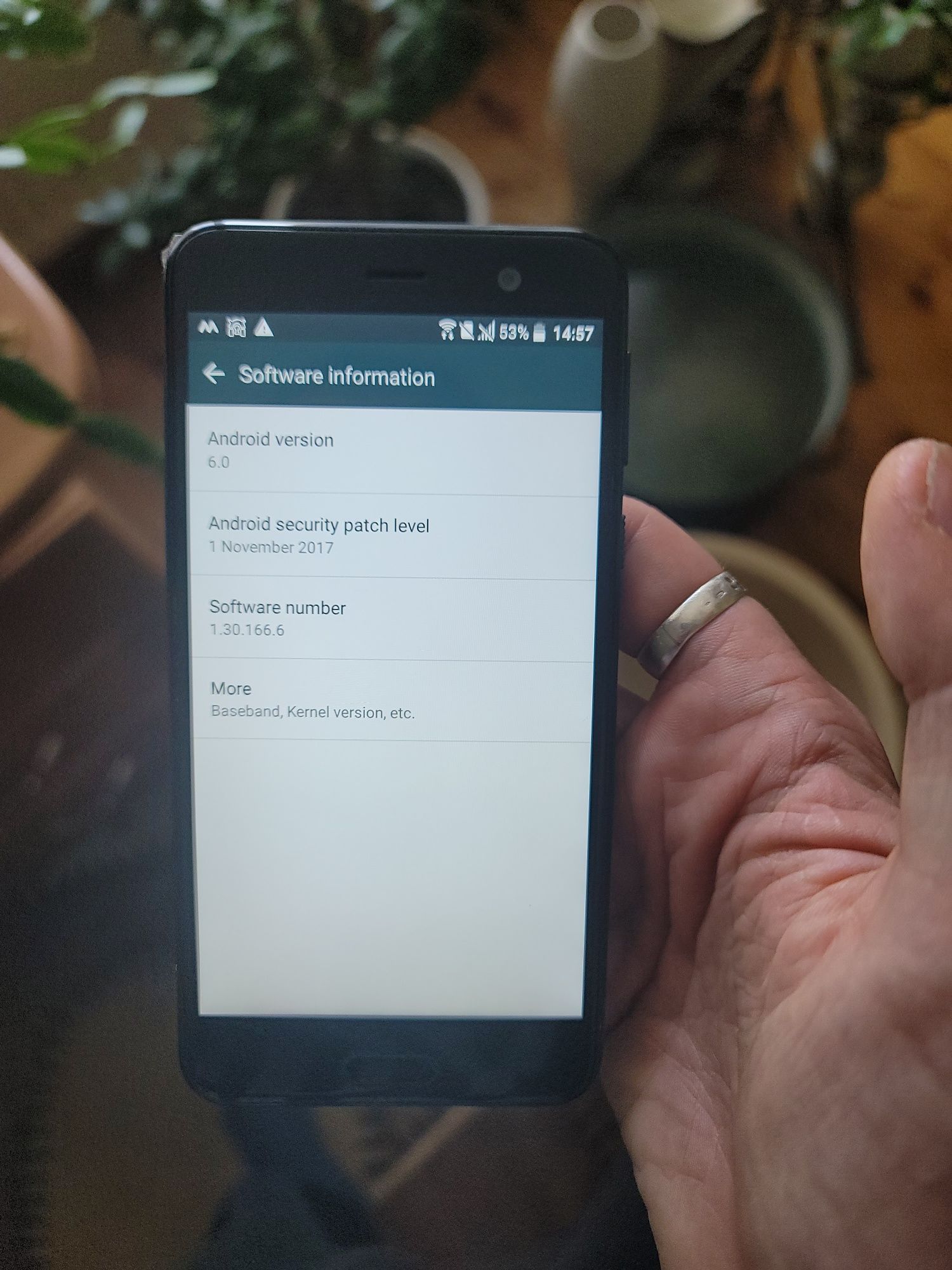 Продам HTC U Play