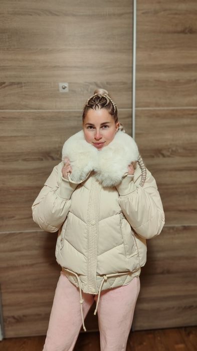 Зимовий жіночій пуховик