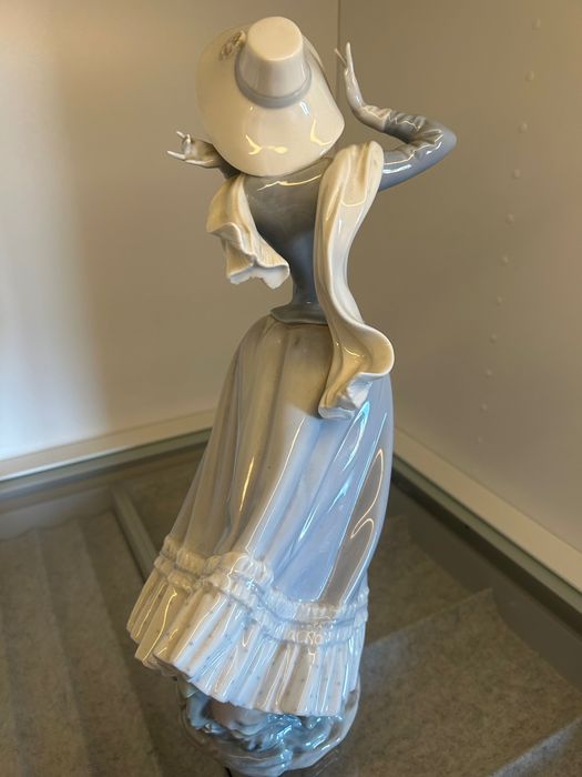 Lladró - Spring Breeze (4936)