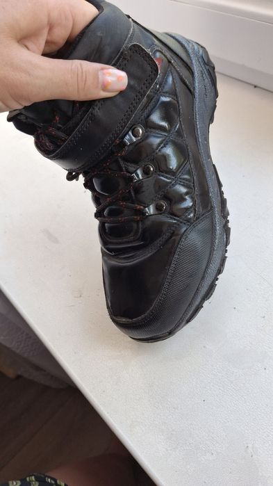 Продам чобітки зимові, хлопчик
38 р. 22 см