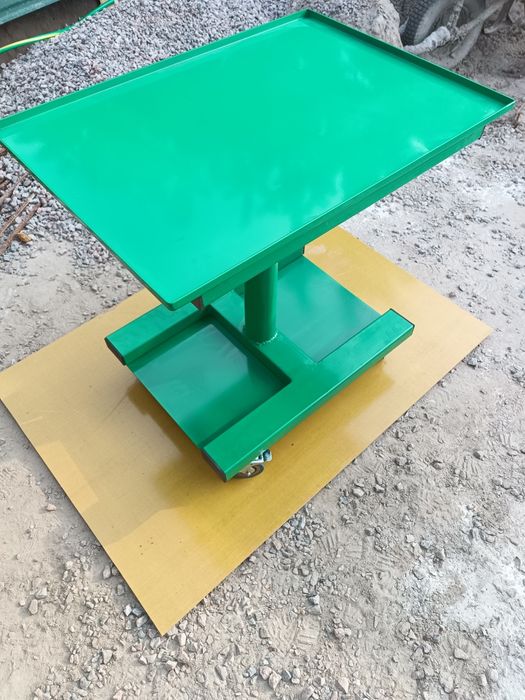 Століки металеві під різні цілі