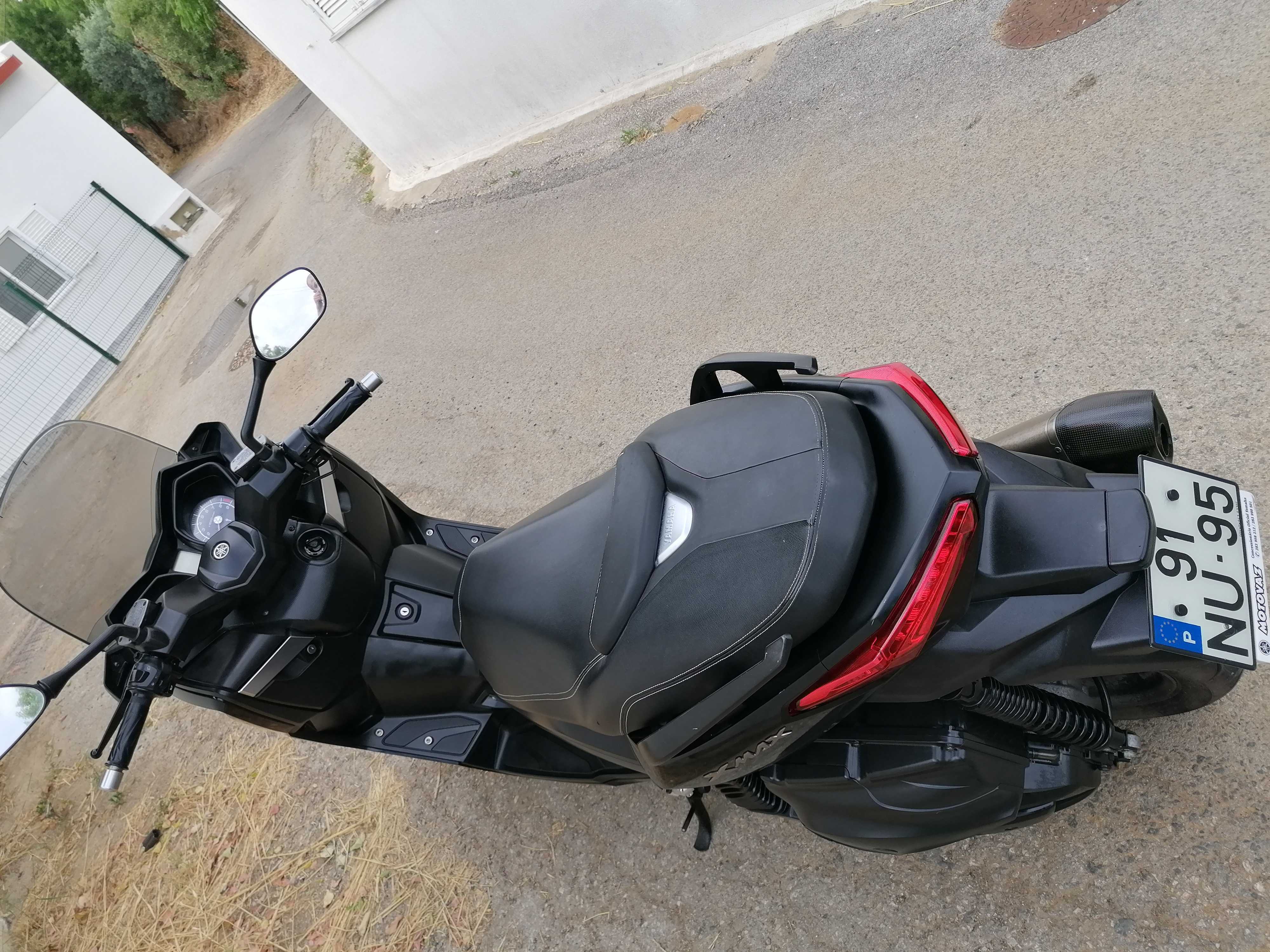 Yamaha Xmax 400 13