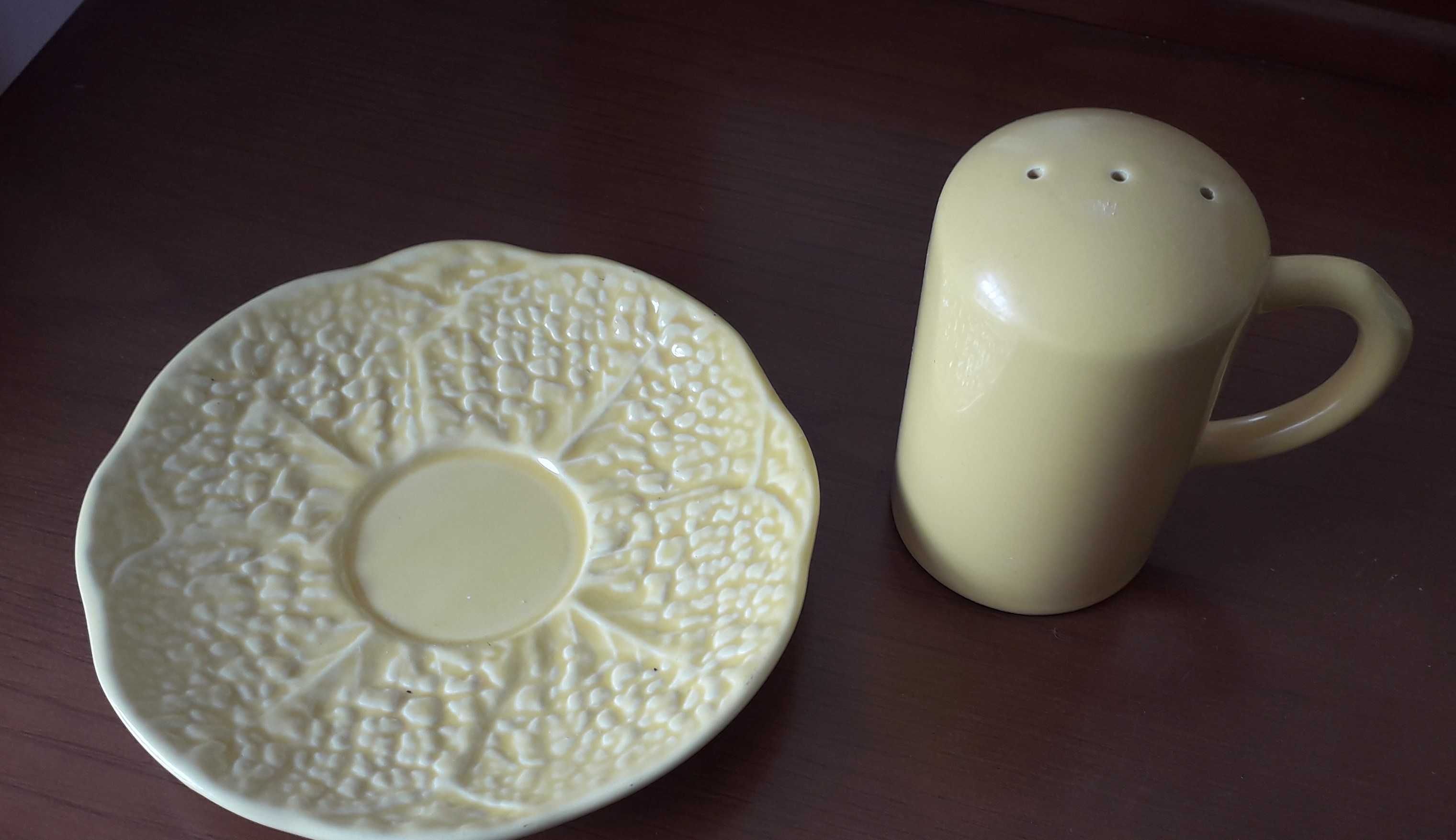 Prato e açucareiro amarelo forte