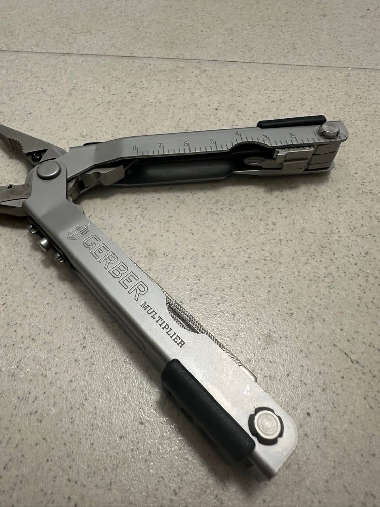 Zestaw Gerber MP-600 woodsman + latarka