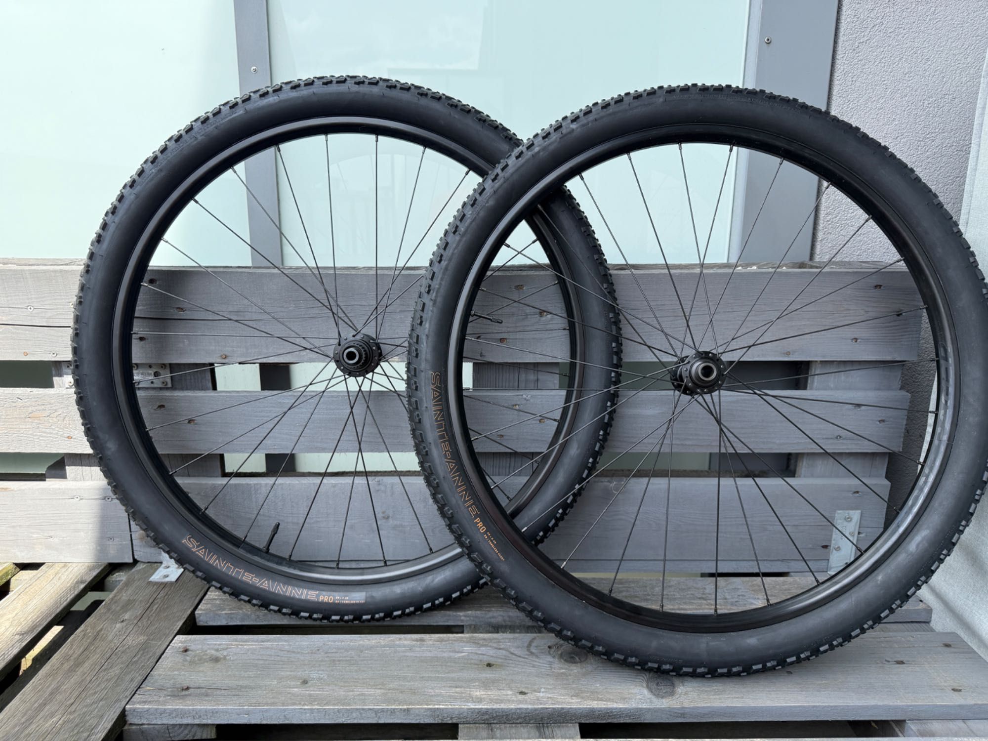 Bontrager Kovee 25 komplet kół MTB 29" + opony