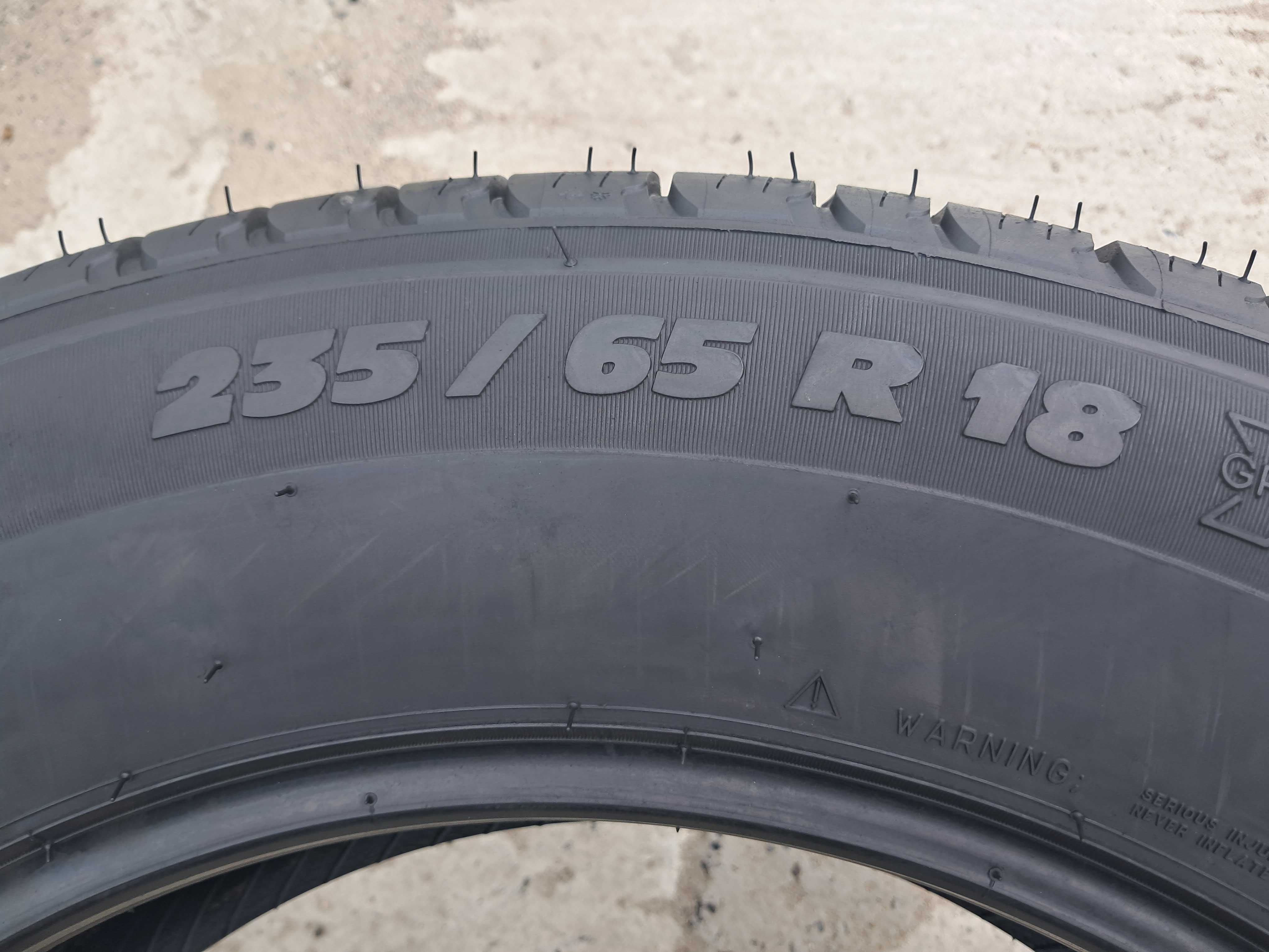 Резина літо 99% протектор Michelin 235/65 R18 Latitude Tour HP