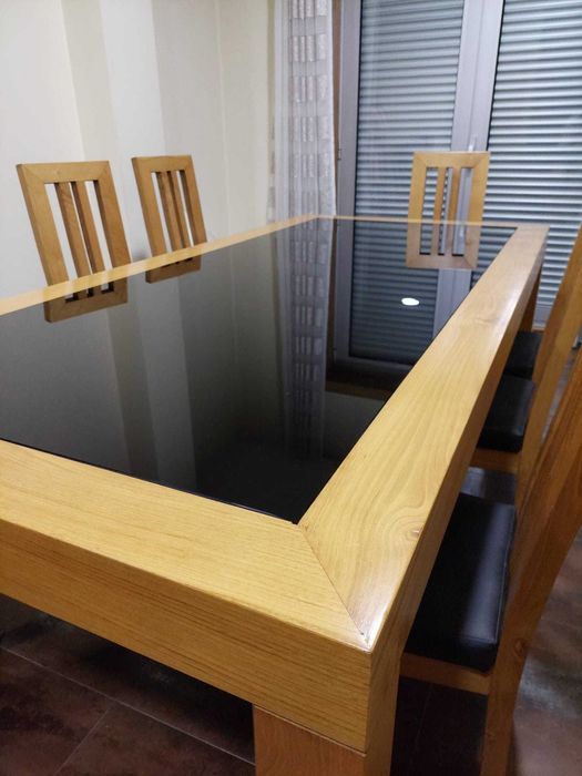 Mesa de Jantar em Castanho e Vidro Preto