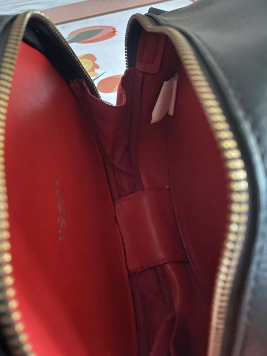 Продам сумочку с ремешком