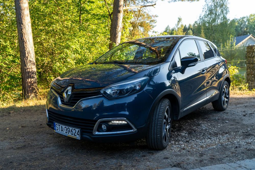 Renault Captur pierwszy właściciel, serwisowany w ASO, 2 komplety niemal nowych opon