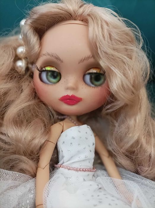 najlepszy prezent na święta Lalka Blythe Custom Panna!