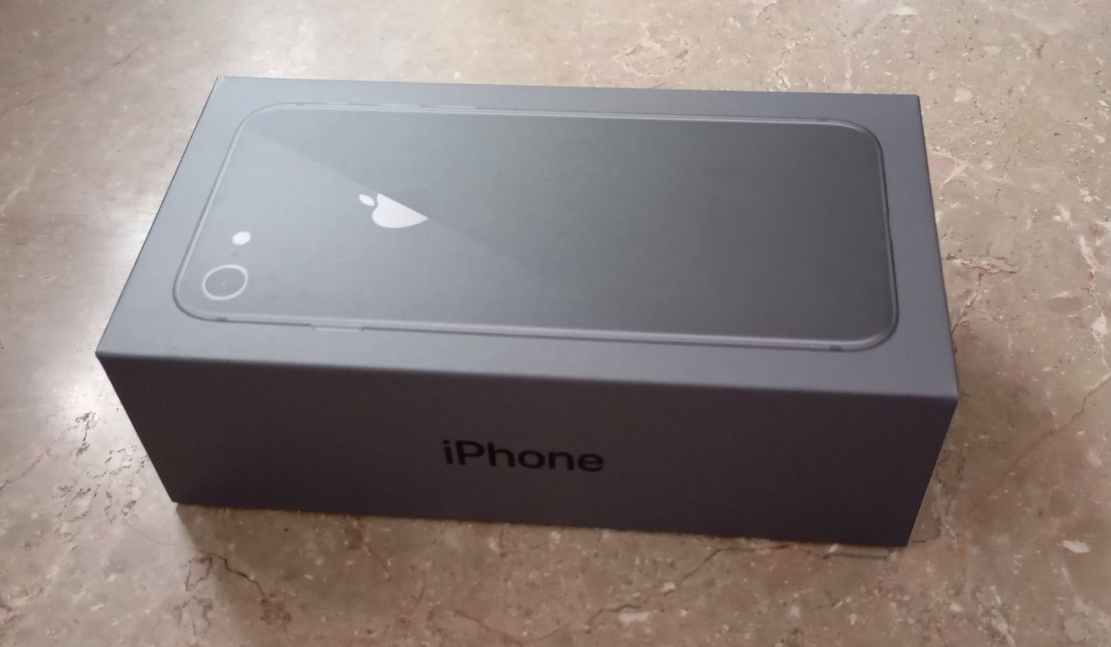 iPhone 8 64GB Cinzento