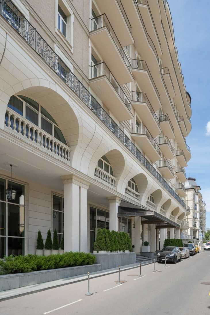Продаж 4к-квартири вул.Новоселицька 10, ЖК Renaissance Residence 200м²