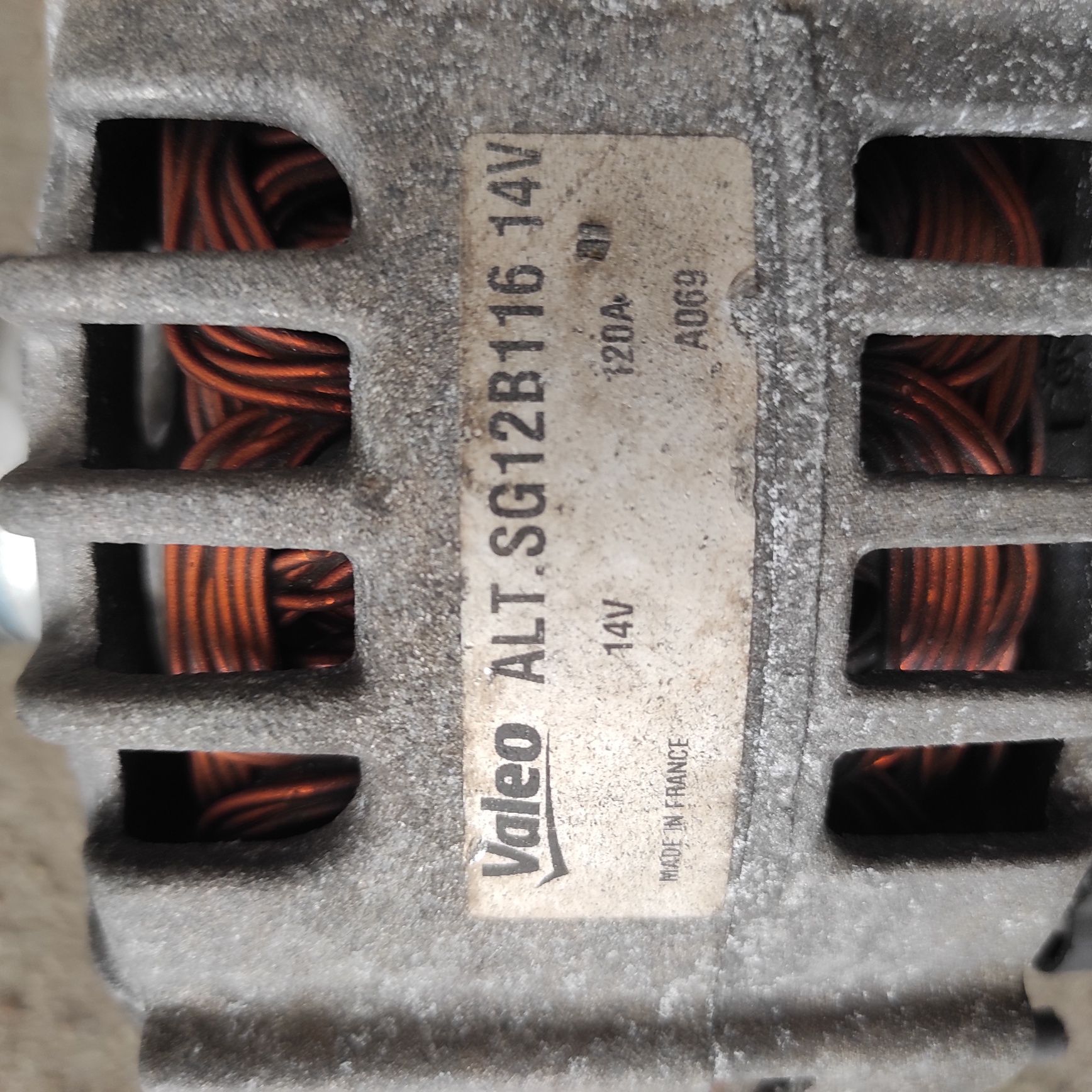 Alternator Vivaro Trafic 1.9