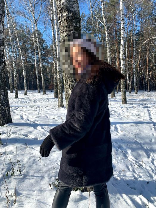 Норкова шуба з капюшоном