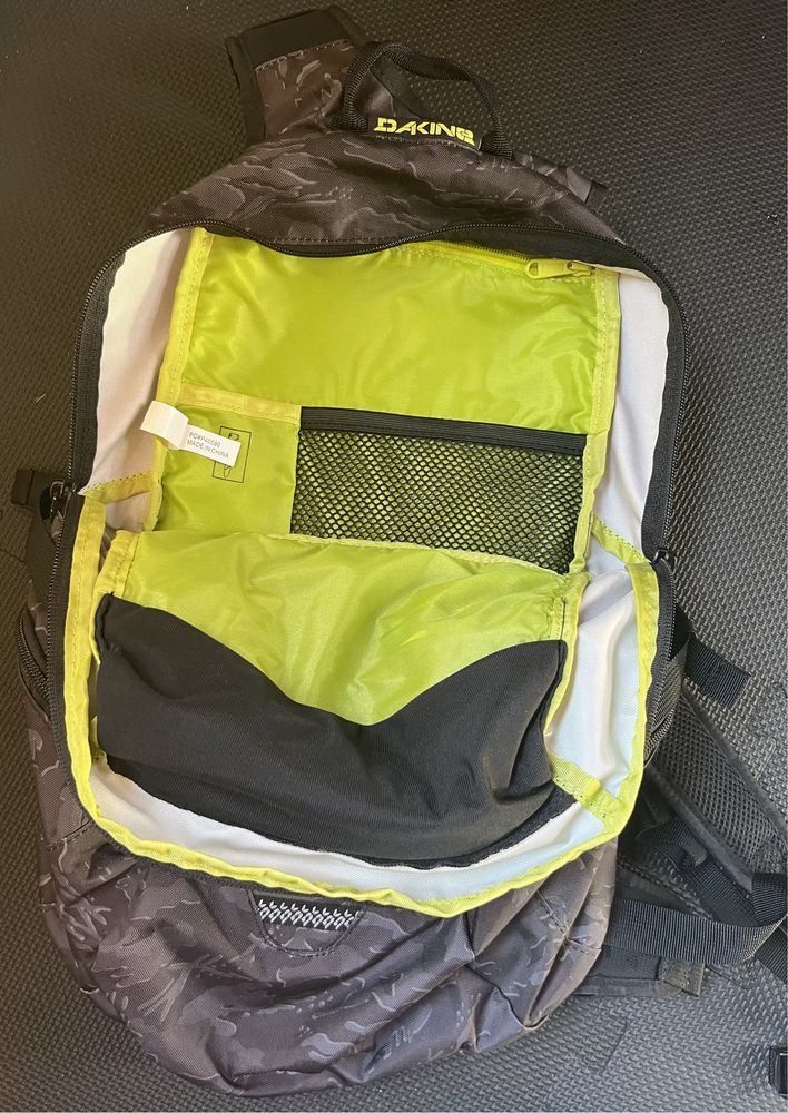 DAKINE AMP 18L Mochila