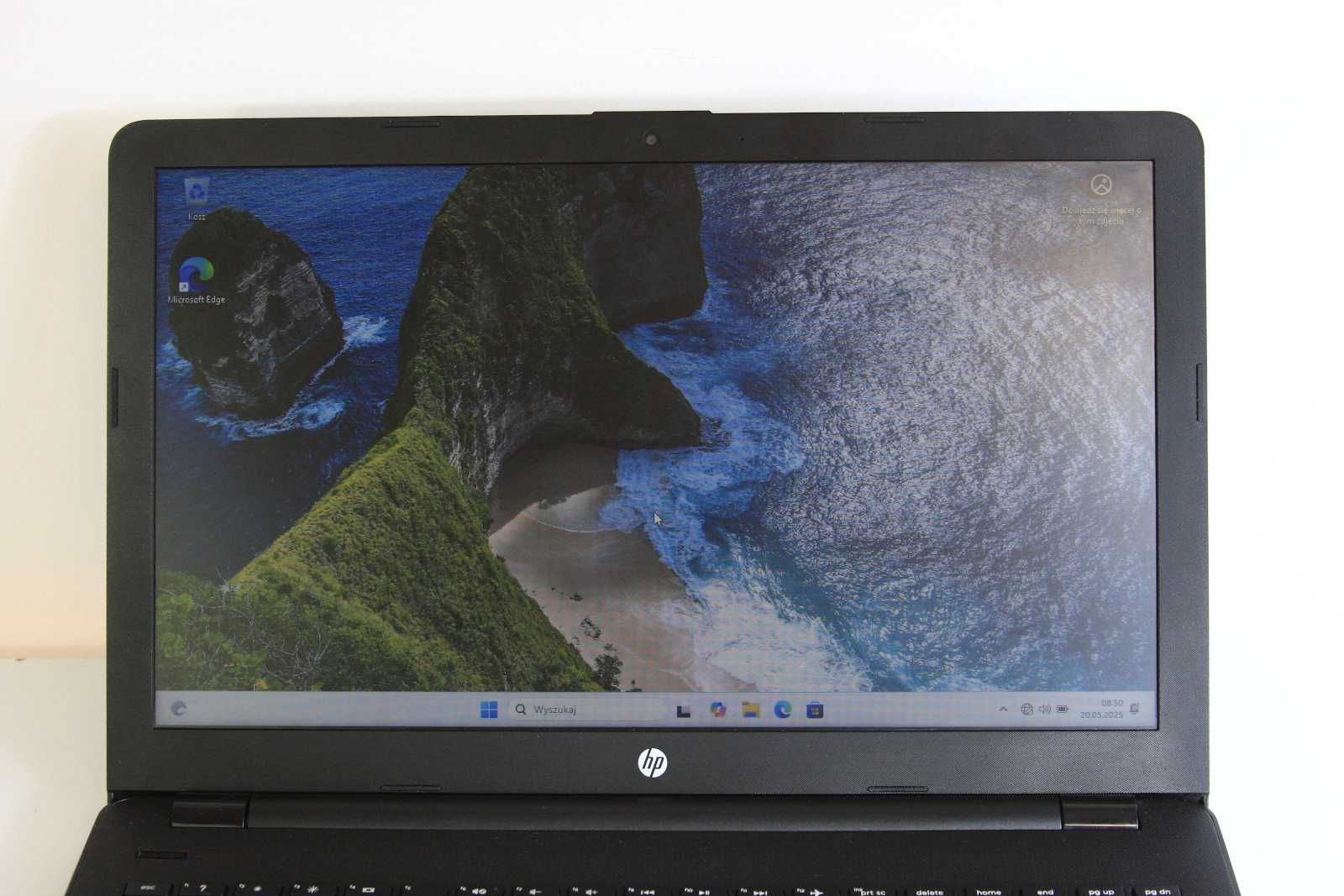 Laptop biznesowy HP 15,6, 8GB RAM , 128GB SSD, WIN 11 HOME, futerał