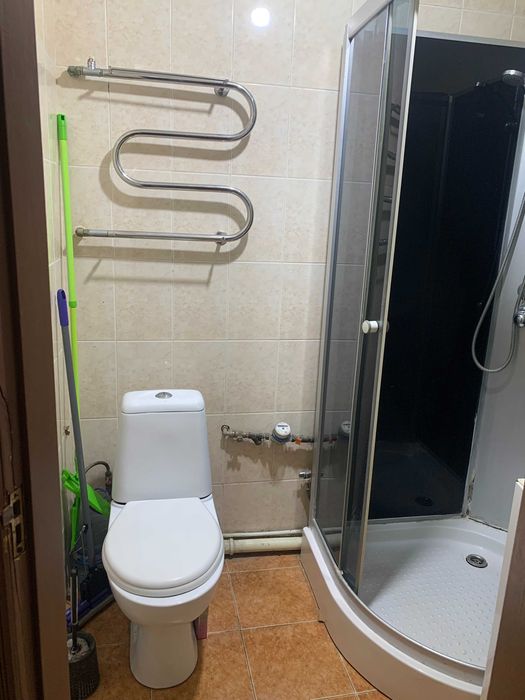 Соц.місто. Поряд з ринком