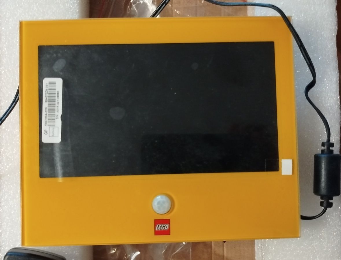 Monitor LEGO Instore Screen Sensor/1 GB,,kolekcjonerski,,Opis