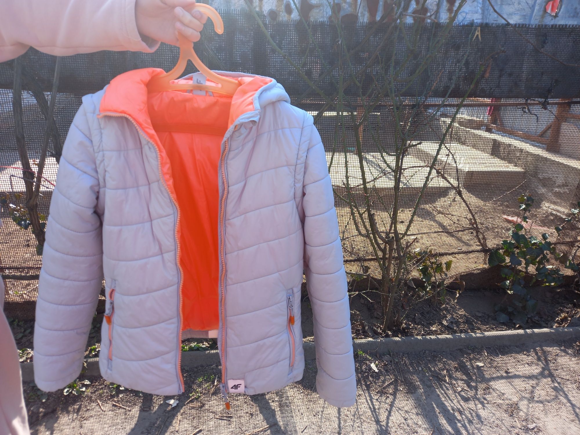Курточка жилетка демісезон для дівчинки розмір 140