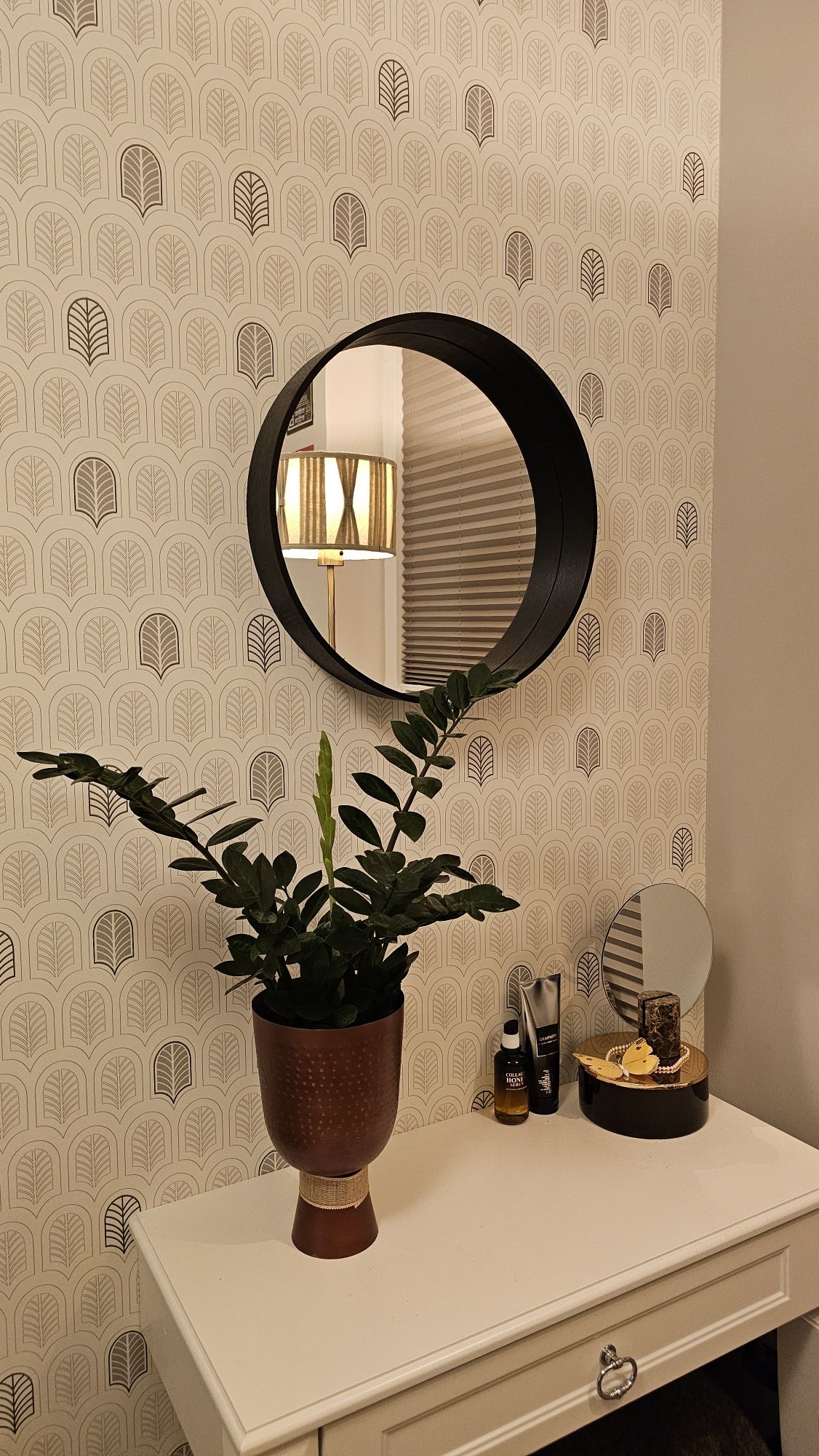 Nowe lustro 50 cm w głębokiej czarnej ramię