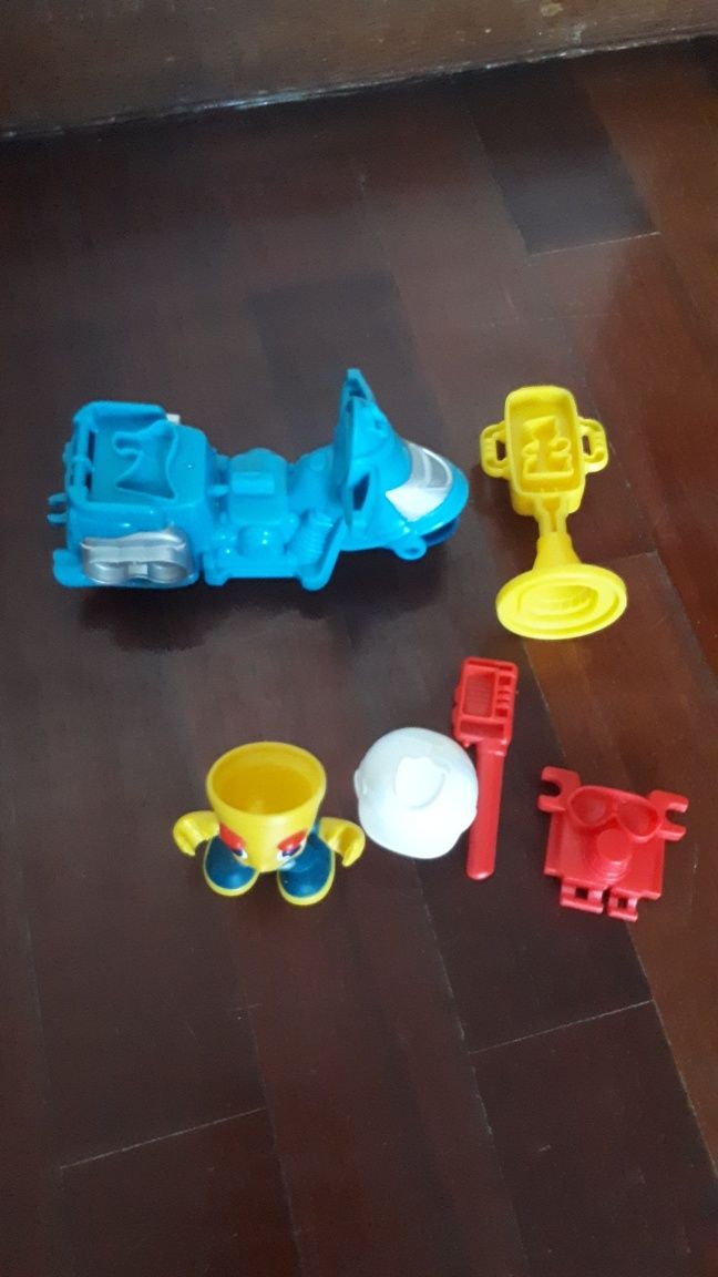 Camião e Mota Play-Doh