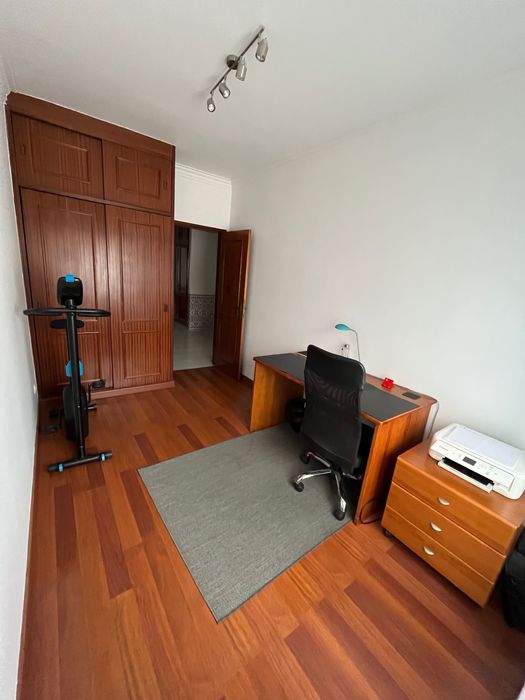 Apartamento T3 com arrecadação e garagem
