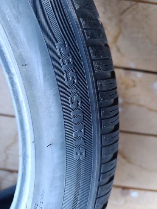 Зимові шини 235/50/18