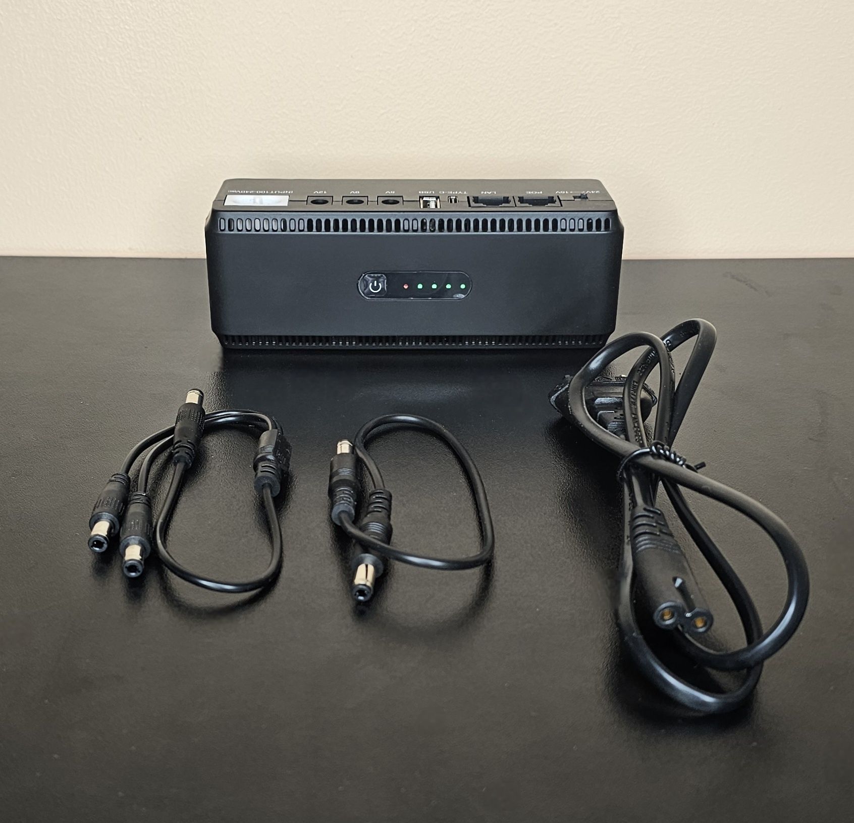 Безперебійник UPS для WiFi 10400mAh DCL-18W