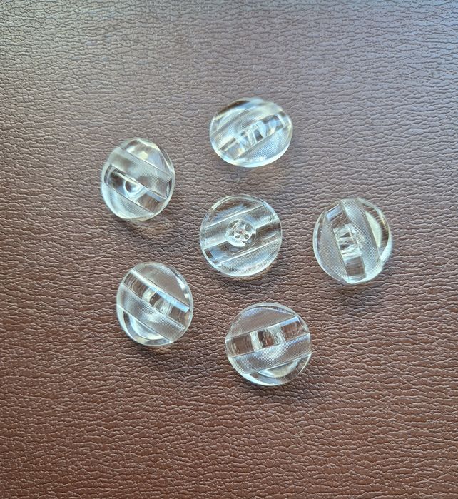 Guziki przezroczyste, perlowe