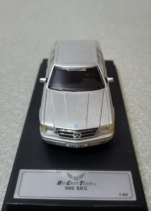 Miniatura 1:64 Mercedes Benz 500 SEC, nowa